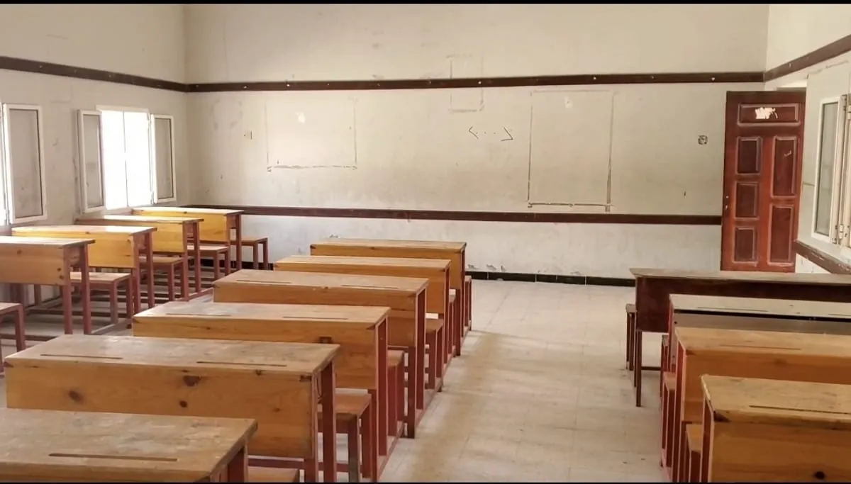 إضراب شامل يشلّ المدارس الحكومية في المهرة احتجاجًا على تأخر الرواتب